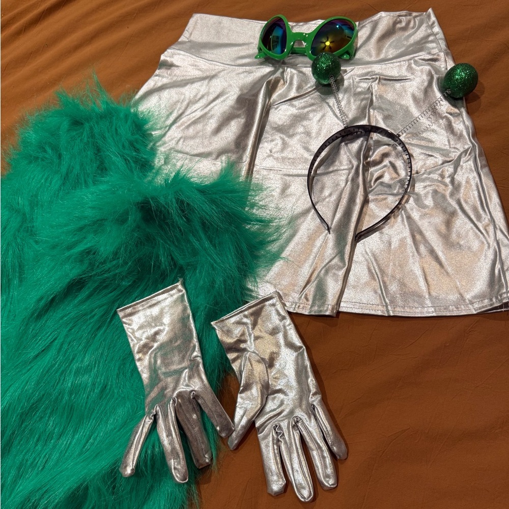 Silver Skirt and Gloves with Green Accessories alien costume for woman 8-10